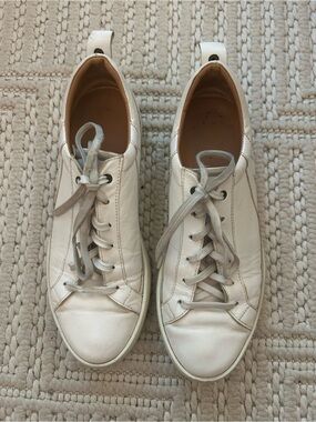 Laiìk Women’s 38 White Lace-up Classic Contemporary Preppy Tennis Shoes/Sneakers